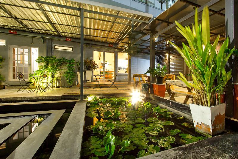 D Varee Xpress Makkasan Hotel Bangkok Exterior photo